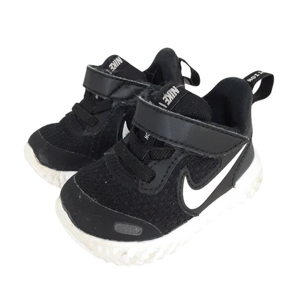 Nike Revolution 5 Black Slip On Sneakers Toddler 2C Running Shoes Gender Neutral - Picture 4 of 8